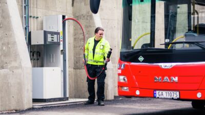 Rosenholm garasje, gass biogassbuss fyllestasjon