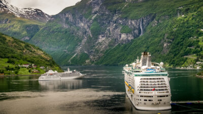 Cruise skip båt verdensarv fjord Geiranger